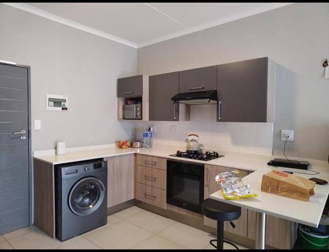 2 BEDROOM TOWNHOUSE FOR SALE IN MIDRIDGE PARK